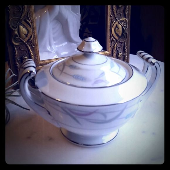 Vintage | Valmont China | Sugar Bowl | Royal wheat - Picture 1 of 5
